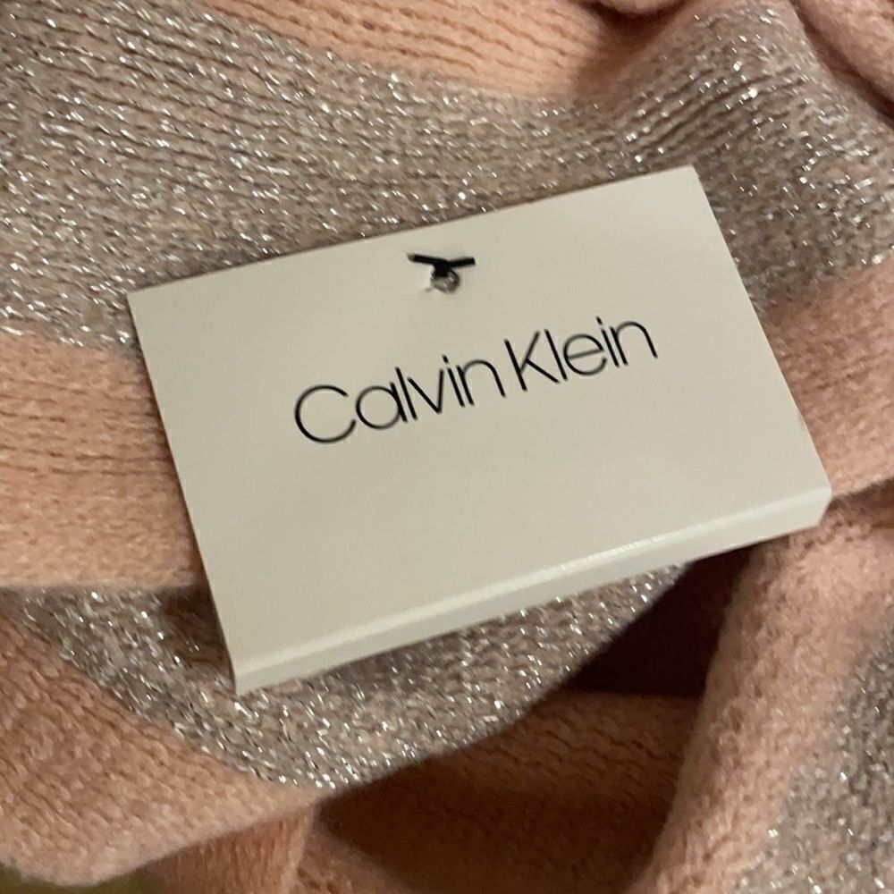 Calvin Klein Infinity Loop Scarf - Picture 4 of 7